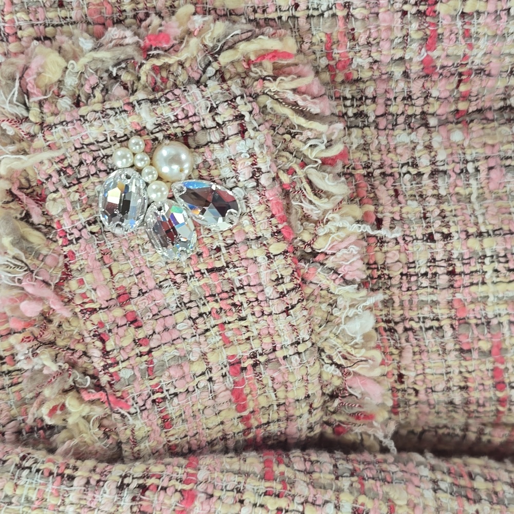 Moiselle Elegant Mulberry Silk Tweed Coat with Floral Accent - Picture 9 of 11